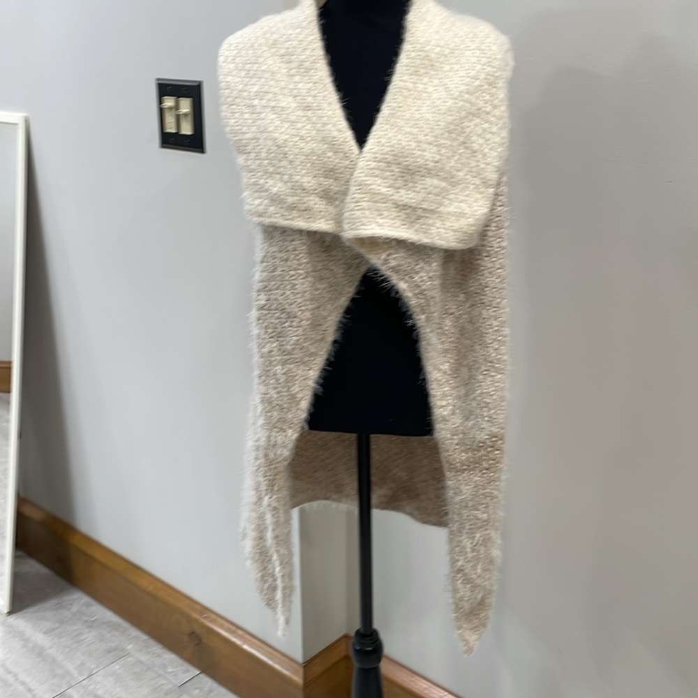 Brave+true NWT Ginger Vest Sweater Natural size S/M - Picture 3 of 10